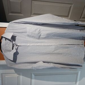 Haggar Classic Fit Men's LS Striped Blue & White Button-down shirt. Size 17-17.5